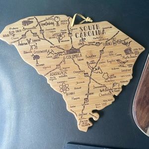 NWOT bamboo South Carolina cutting board